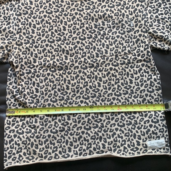 • Leopard Print T • - Picture 10 of 13